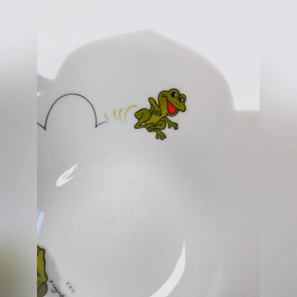 Suzy's Zoo Enesco Set Of 2 Vintage 70s Ceramic White Green Frog Lotus Bowls